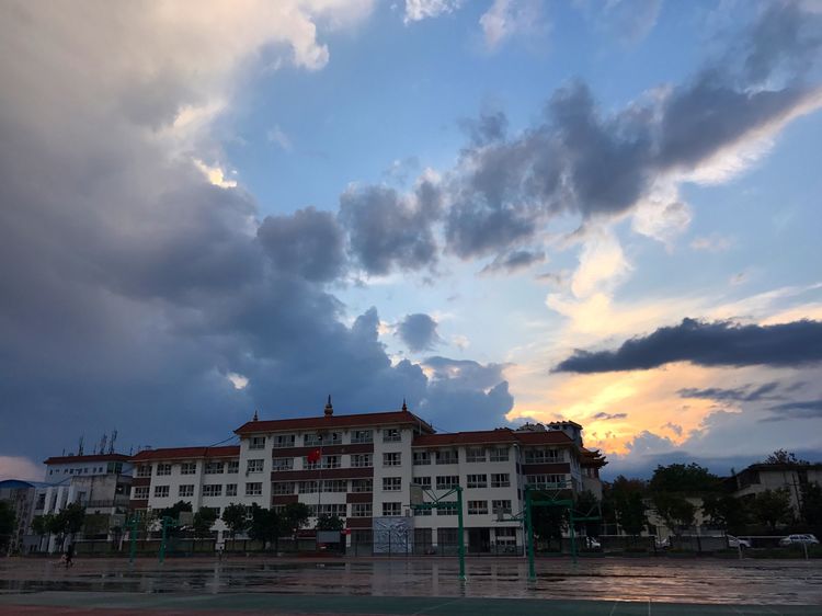涼山州民族中學(xué)教學(xué)好不好？