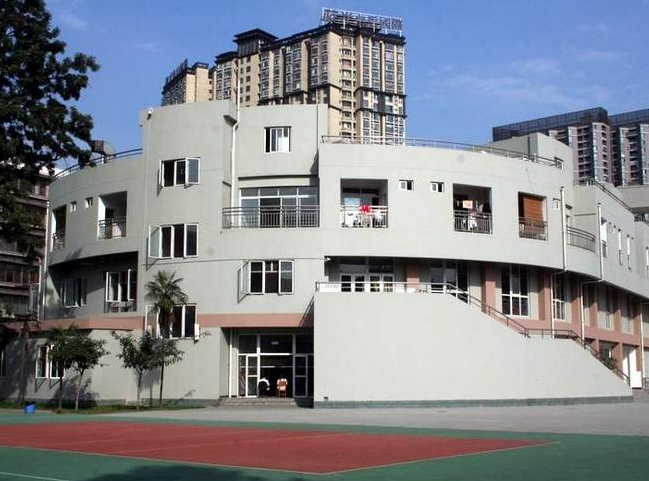 成都市鹽道街中學(xué)發(fā)展前景怎么樣？