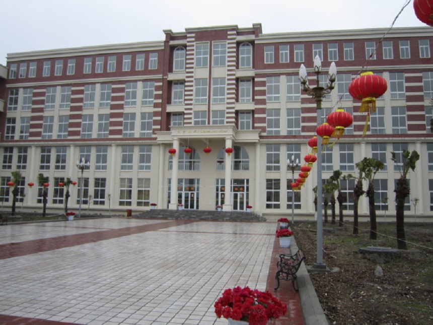 四川師范大學(xué)附屬第三實(shí)驗(yàn)中學(xué)聯(lián)系電話是多少？