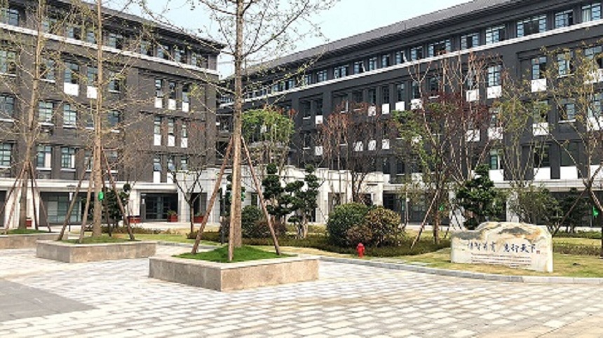 成都第二十中學(xué)校園環(huán)境好不好、怎么樣？