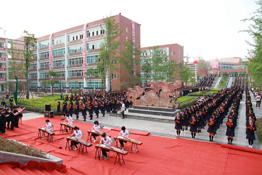 綿陽(yáng)中學(xué)實(shí)驗(yàn)學(xué)校聯(lián)系電話是多少？