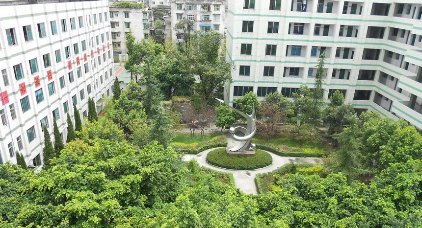 青神中學(xué)2018年中考分數(shù)線