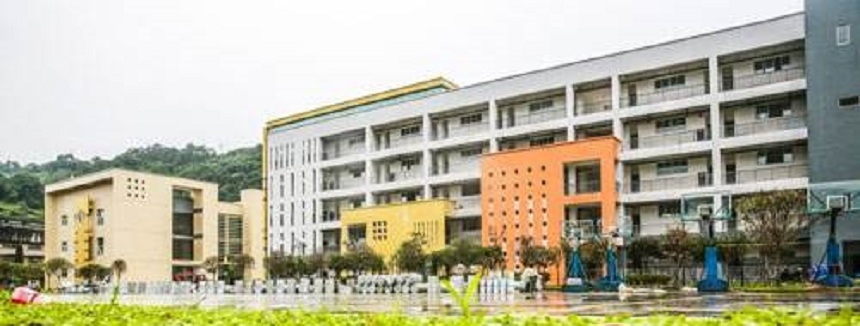 雅安二中寢室、校園環(huán)境怎么樣？