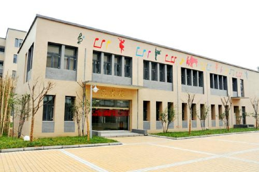 德陽(yáng)東電中學(xué)校園環(huán)境好不好？宿舍環(huán)境怎么樣？