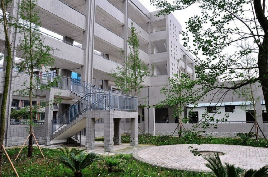 德陽五中地址在哪？
