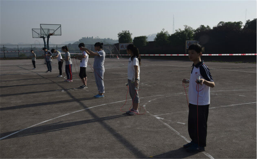 內江第三中學學校環(huán)境怎么樣？