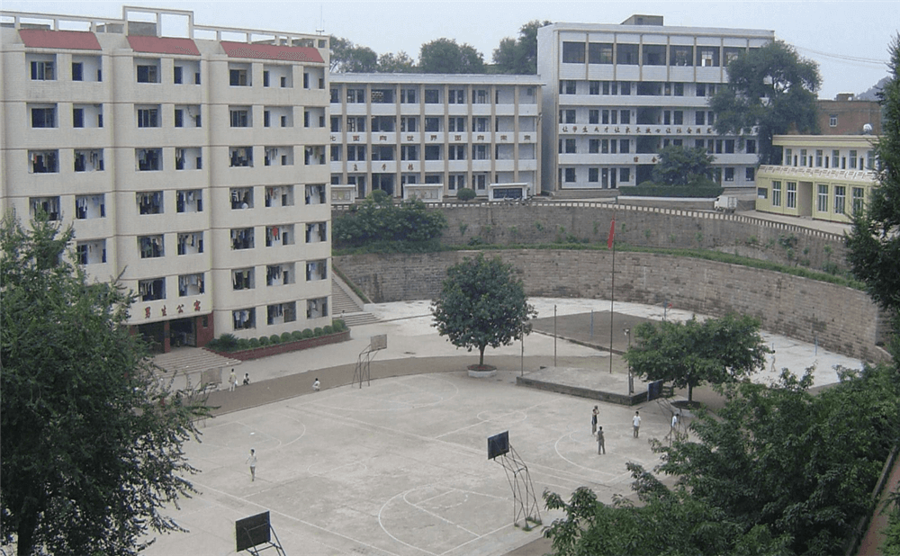 周口中學(xué)學(xué)校詳細(xì)地址在什么地方？