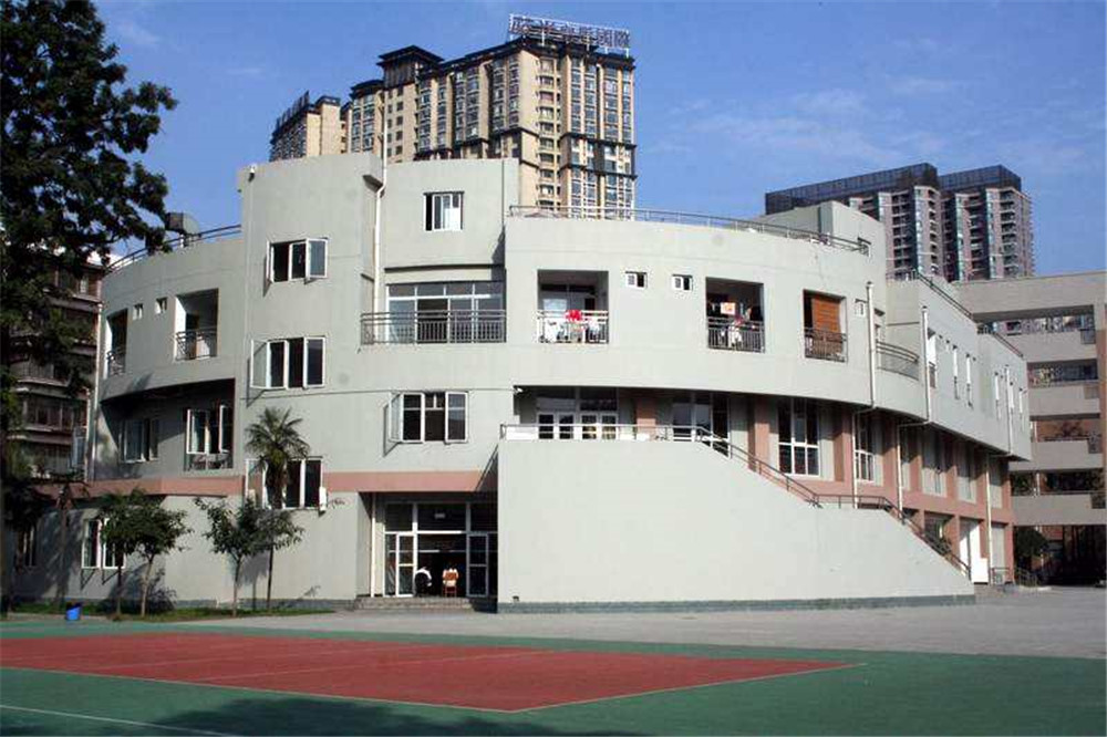 成都市鹽道街中學(xué)的高中怎么樣？