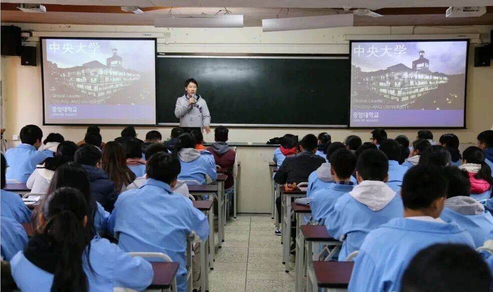 通錦中學(xué)的錄取分?jǐn)?shù)線(xiàn)是多少？