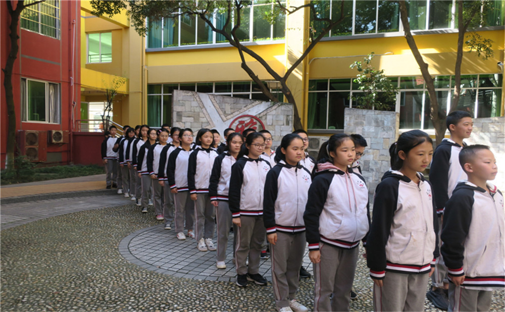 北大附中成都為明學校去年的錄取分數(shù)線是多少？