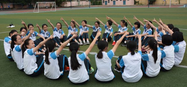 成都新世紀(jì)外國語學(xué)校的錄取分?jǐn)?shù)線是多少？