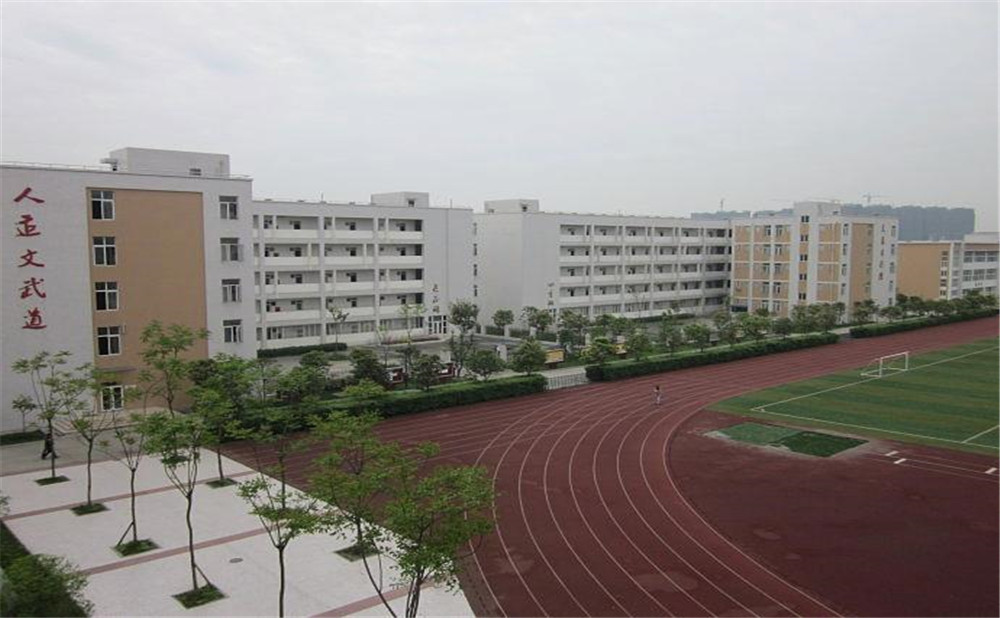 郫縣一中去年的錄取分數(shù)線是多少？
