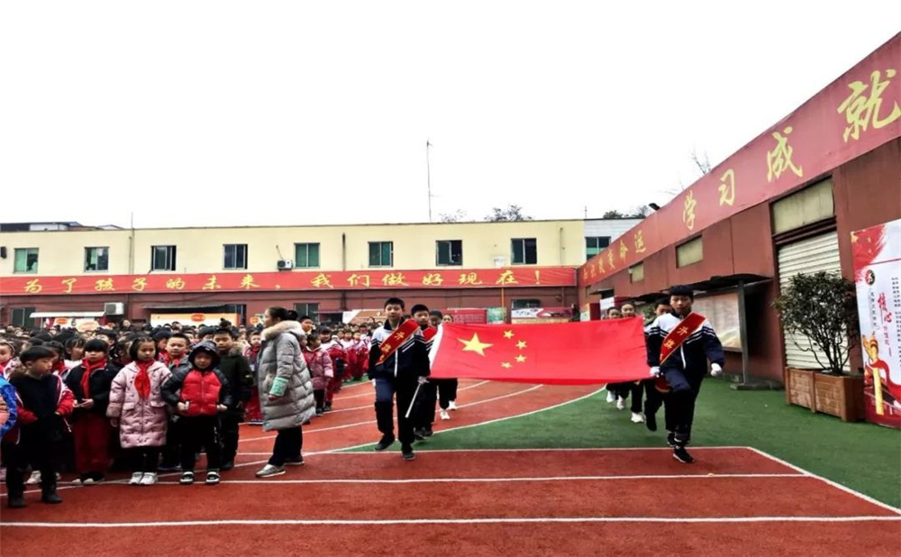 成都文武學(xué)校去年的錄取分?jǐn)?shù)線是多少？