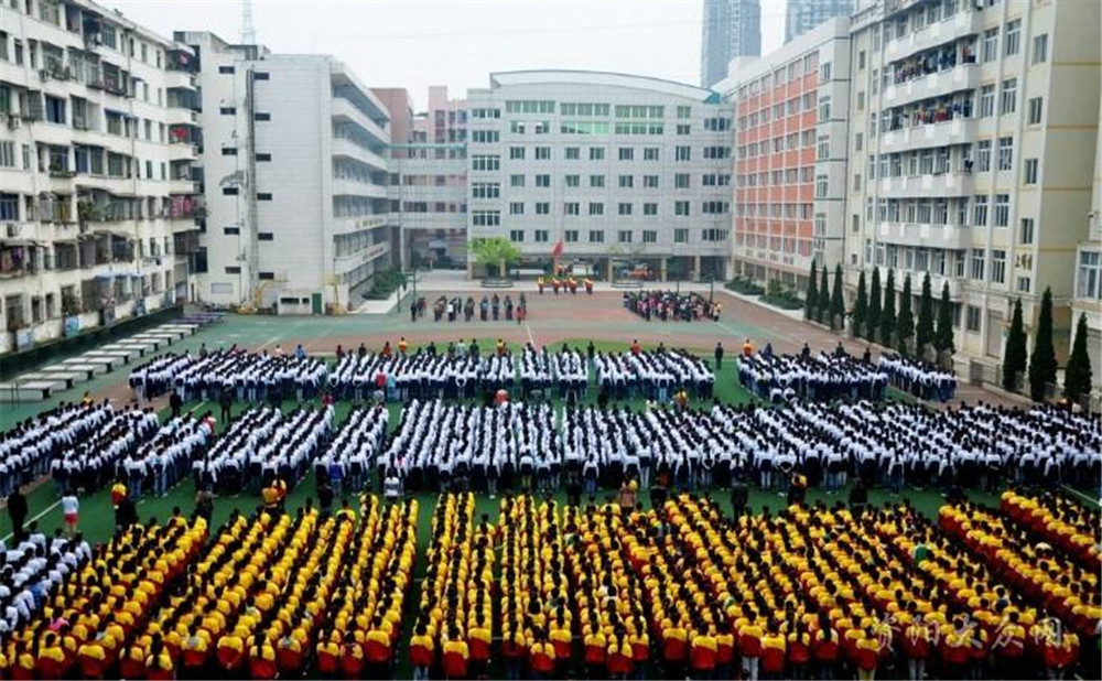 陽(yáng)安中學(xué)招生一年的學(xué)費(fèi)是多少？