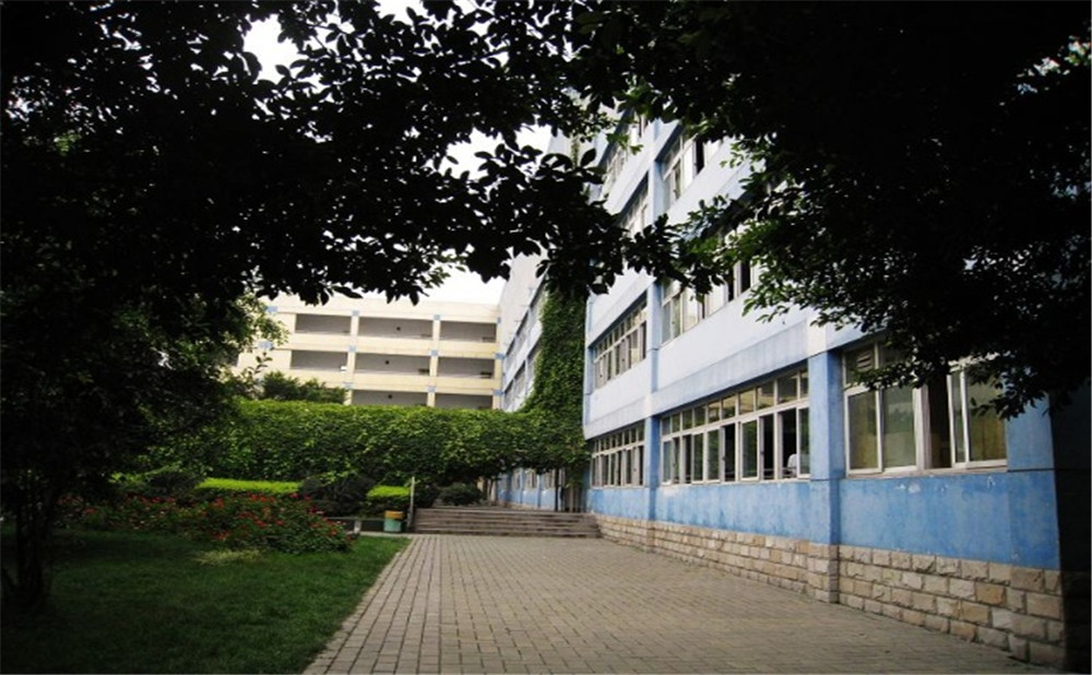 四川師范大學(xué)實驗外國語學(xué)校近三年的錄取分數(shù)是說多少？