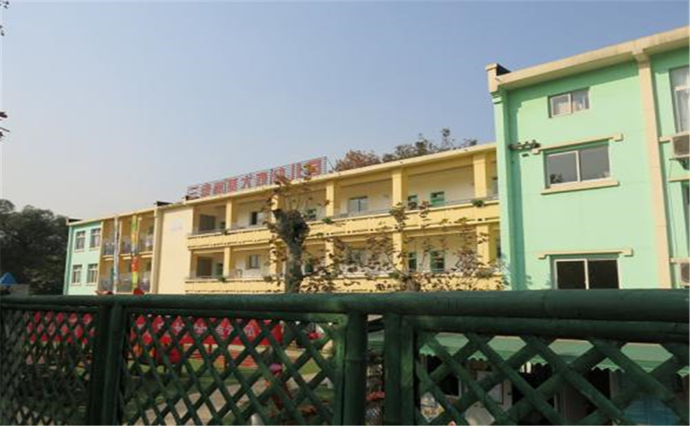 四川師范大學(xué)實(shí)驗(yàn)外國語學(xué)校的升學(xué)率是多少？