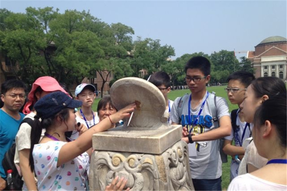 成都七中嘉祥外國(guó)語學(xué)校近三年的錄取分?jǐn)?shù)是多少？