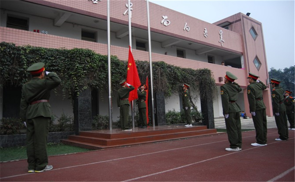 成都三十六中學(xué)費(fèi)是多少？