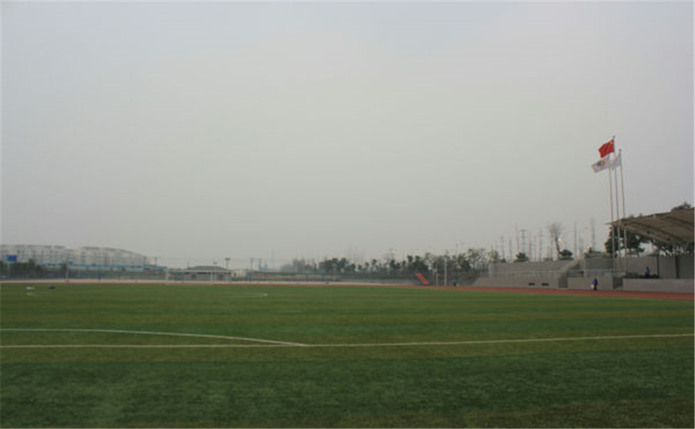 成都七中萬達(dá)學(xué)校的高中住宿怎么樣？