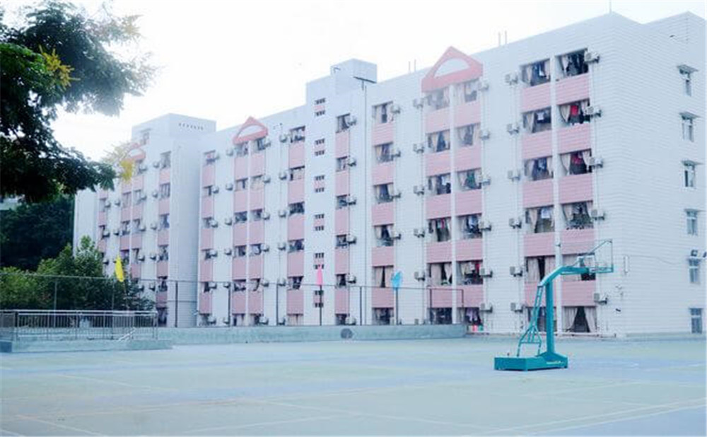 西南交通大學(xué)附屬中學(xué)的升學(xué)率是多少？