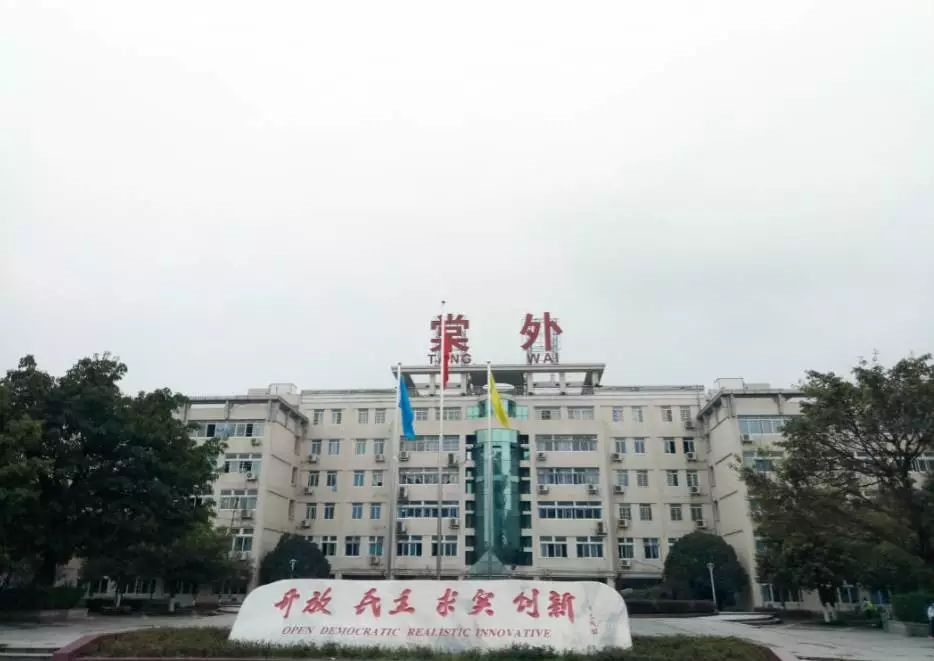 成都棠湖外國(guó)語(yǔ)學(xué)校近三年的錄取分?jǐn)?shù)線是多少？