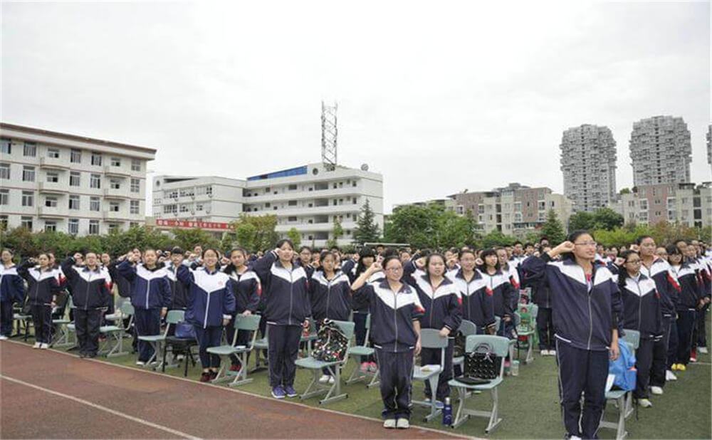 龍泉二中近三年的錄取分數(shù)是多少分？