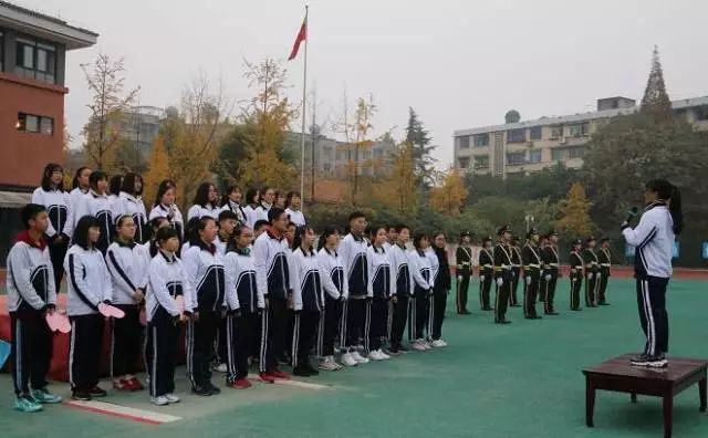 新津中學(xué)的升學(xué)率是多少？