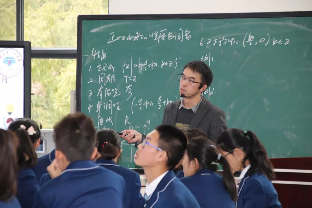 成都七中八一學(xué)校的宿舍怎么樣？