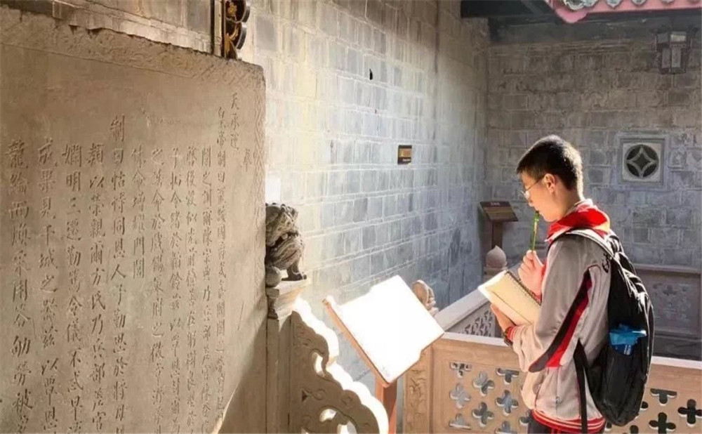 四川師范大學(xué)附屬中學(xué)本科升學(xué)率是多少？