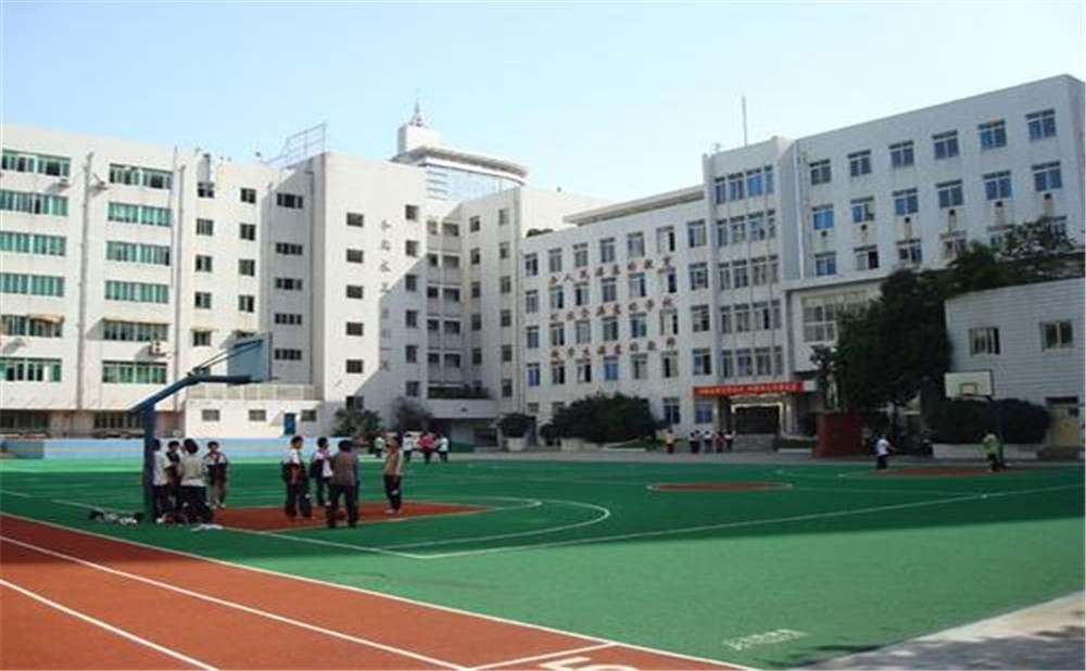 成都市西北中學的宿舍怎么樣？