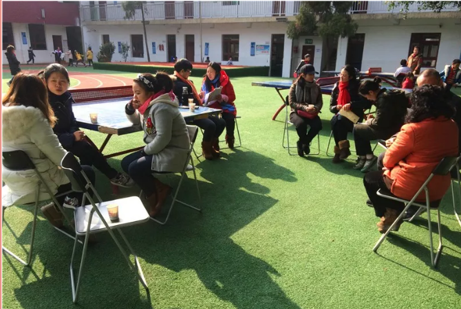 成都市第三十三中學(xué)高中一年的學(xué)費是多少？"image.png"