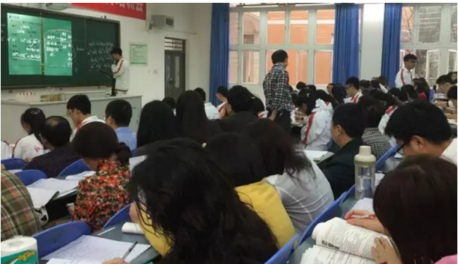 成都七中實(shí)驗(yàn)學(xué)校的錄取分?jǐn)?shù)線是多少？