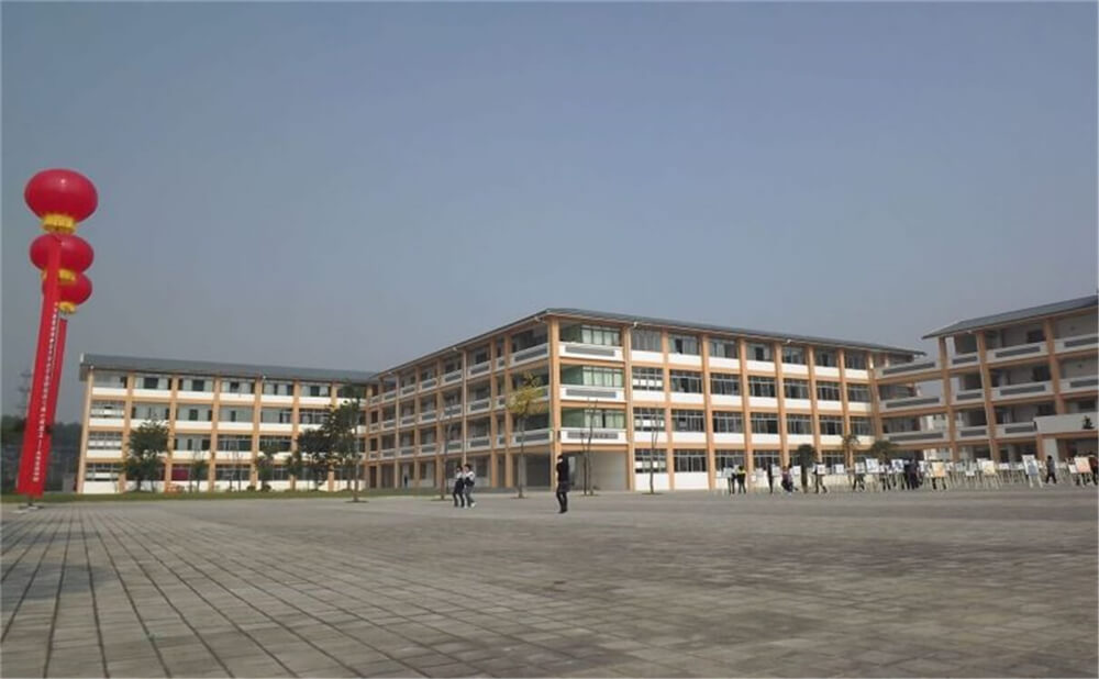 城廂中學(xué)高中一年的學(xué)費(fèi)多少錢？