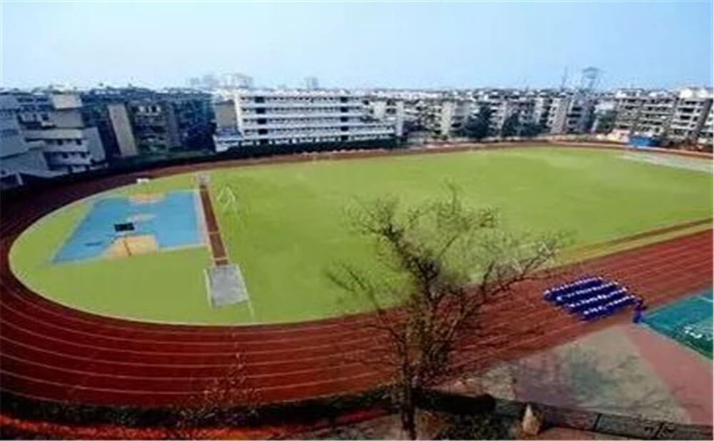 成都實(shí)外新都五龍山學(xué)校的住宿怎么樣？