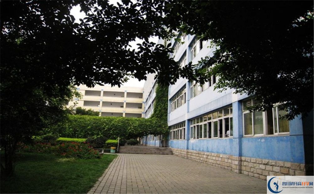 四川師范大學實驗外國語學校高中本部的錄取分數(shù)是多少？