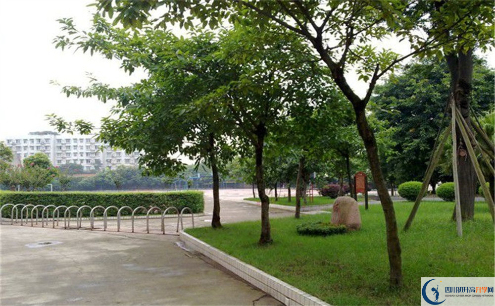 成都市第三十八中學(xué)高中本部的錄取分?jǐn)?shù)是多少？