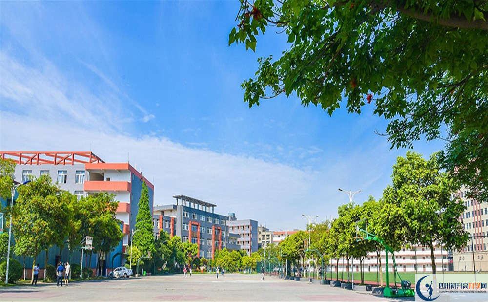 川科外國(guó)語(yǔ)學(xué)校的實(shí)驗(yàn)班怎么樣？