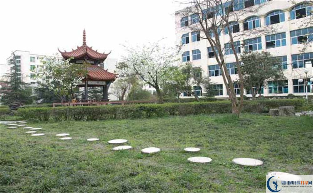 都江堰外國語實驗學校實驗班怎么樣？