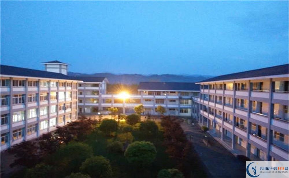 2020平樂中學(xué)的升學(xué)率有多少？