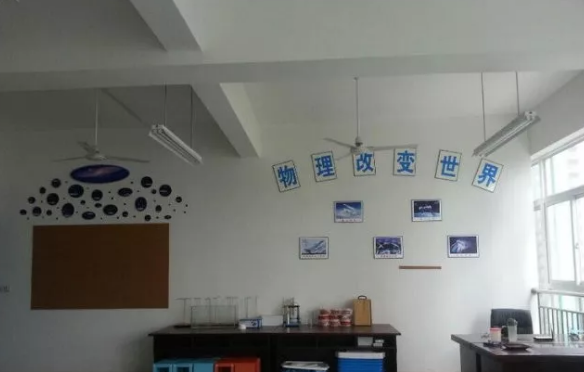 中考成都市泡桐樹中學(xué)的招生分數(shù)線是多少？