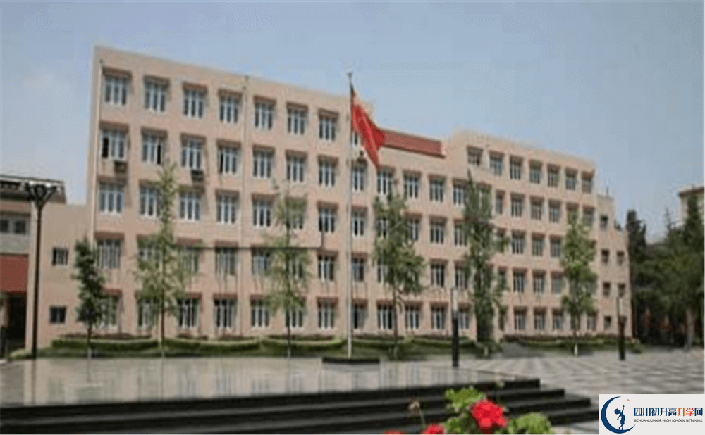 成都西藏中學(xué)一年的學(xué)費(fèi)是多少錢？