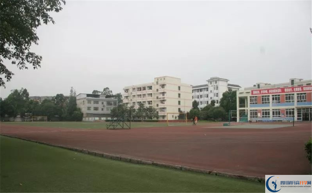 壽安中學(xué)一年的學(xué)費(fèi)是多少？