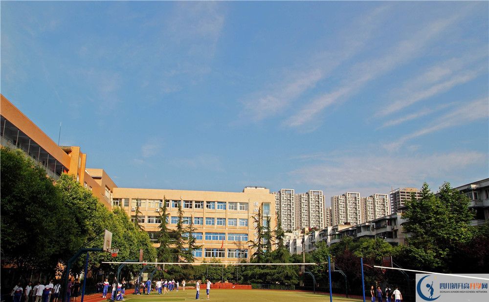 成都大學(xué)附屬中學(xué)的宿舍好不好？