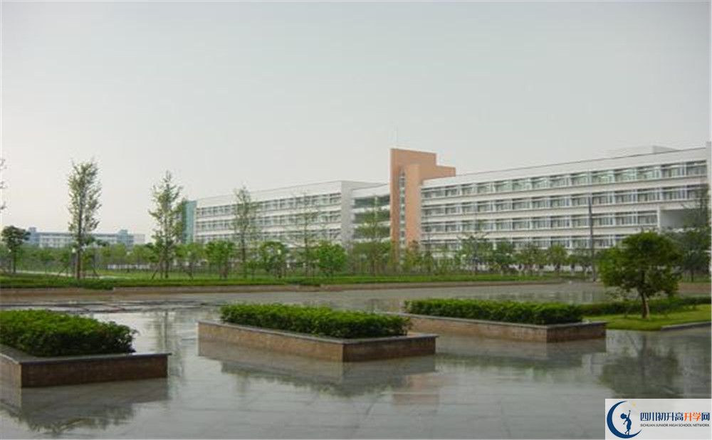西南交通大學(xué)附屬中學(xué)的宿舍好不好？