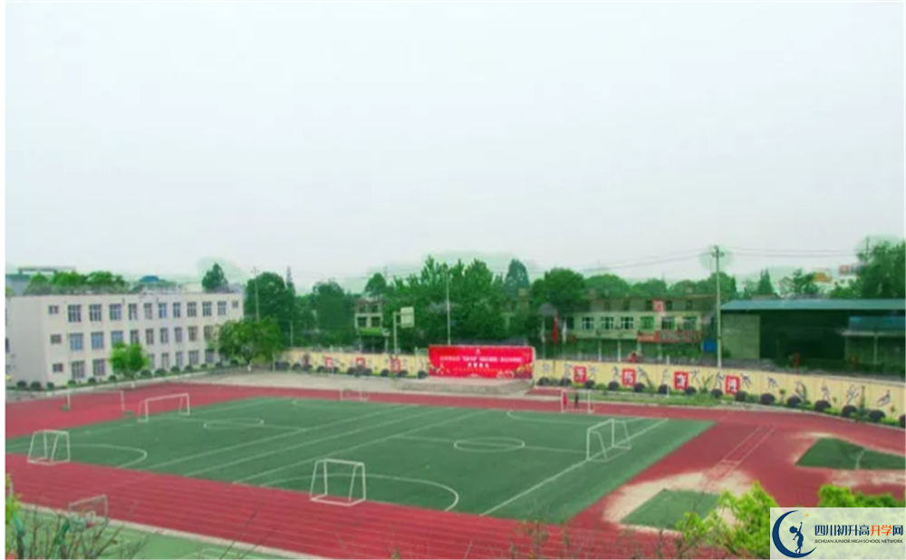 青白江中學(xué)的宿舍好不好？