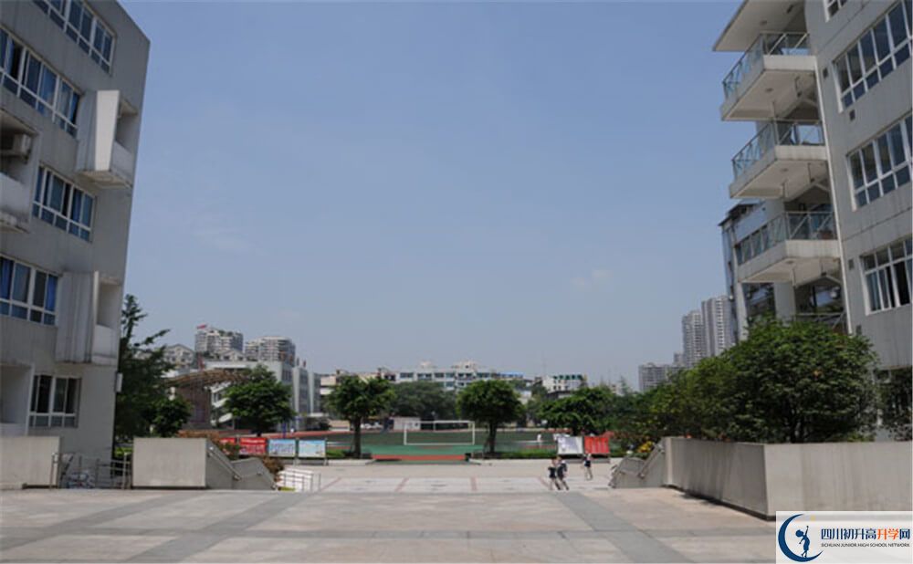 成都鐵路中學(xué)的分?jǐn)?shù)線大概是多少分？