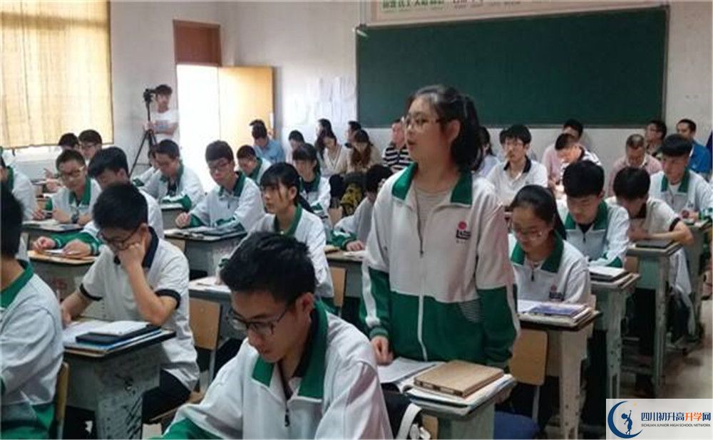 溫江二中的分數(shù)線大概是多少？