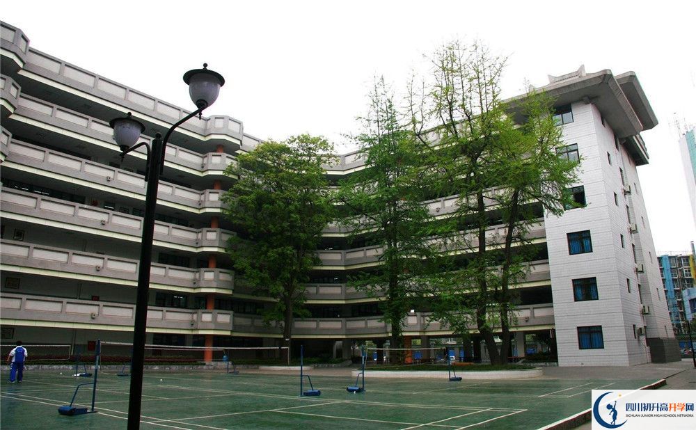 石室天府中學(xué)的學(xué)校地址在哪里？
