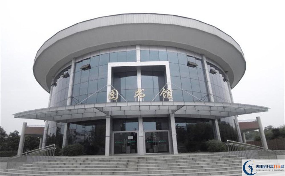 成都市龍泉中學(xué)住宿條件怎么樣？					