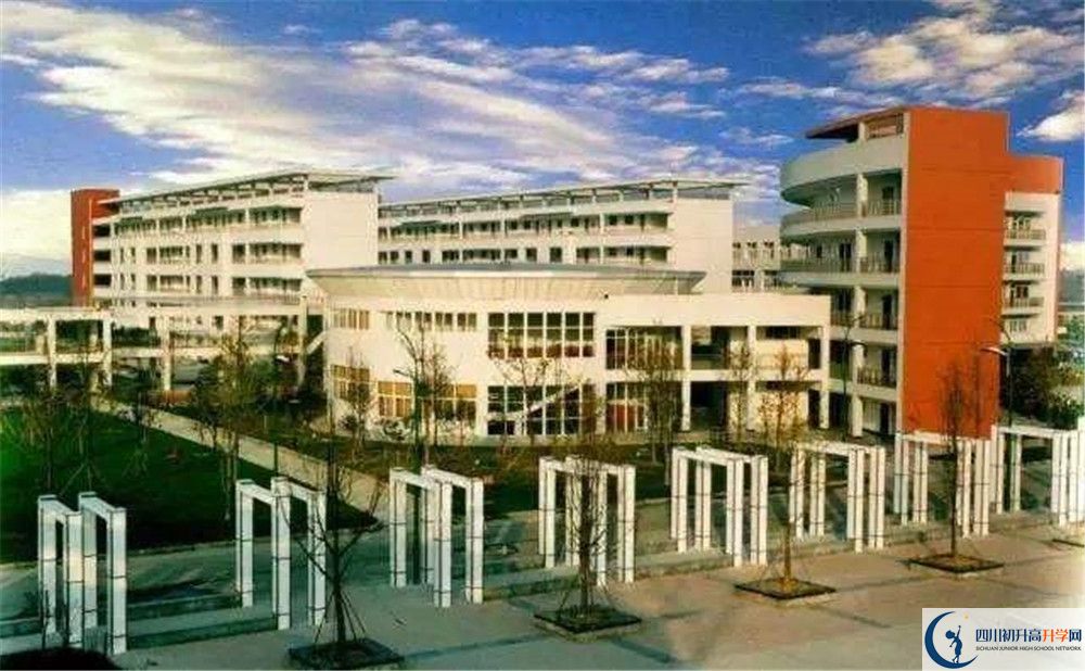 成都經(jīng)濟技術(shù)開發(fā)區(qū)實驗中學2020年清華北大人數(shù)是多少？